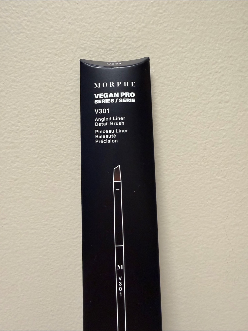 Morphe V301 Vegan Pro Angled Liner Detail Brush - Black